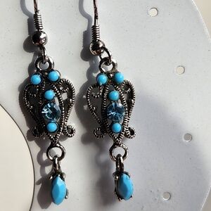 Beautiful Vintage Turquoise Silver Tone Earrings